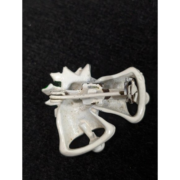 Vintage Christmas Bell Pin Brooch White Metallic Red holly Berry - Picture 4 of 8